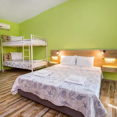 Marti אתר נופש לימנאס