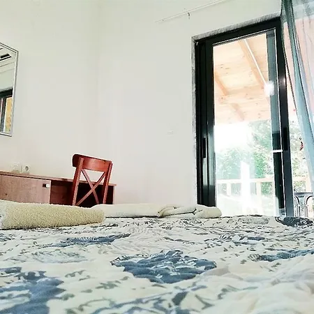 Marti אתר נופש לימנאס