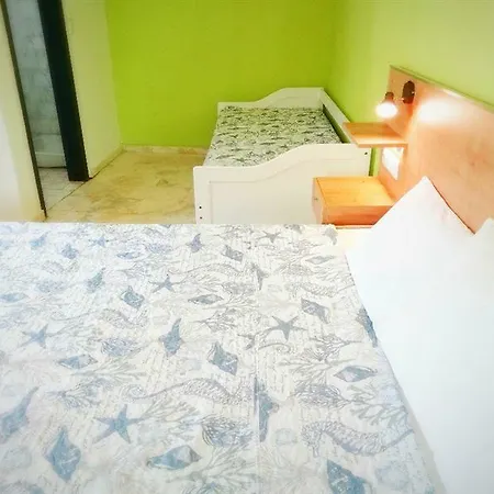 Marti אתר נופש לימנאס